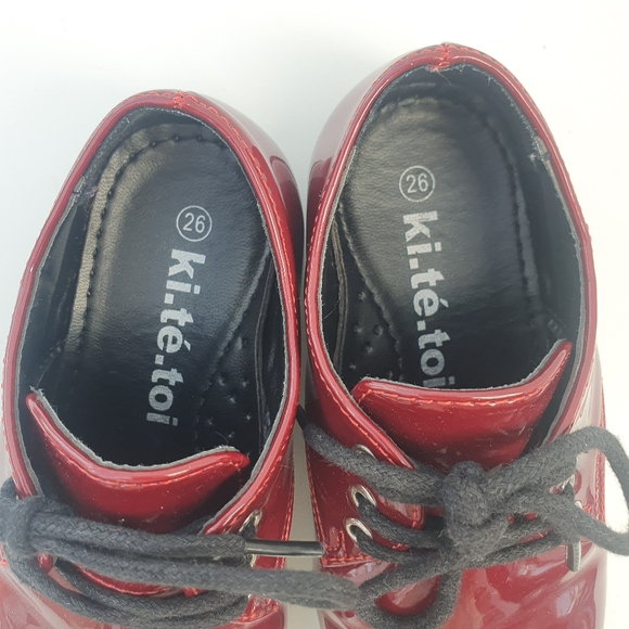 Ki.té.toi Burgundy Patent Girls Lace Up Shoes - Picture 5 of 6